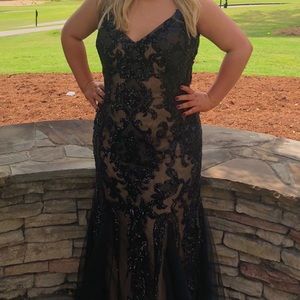 BEAUTIFUL PROM DRESS